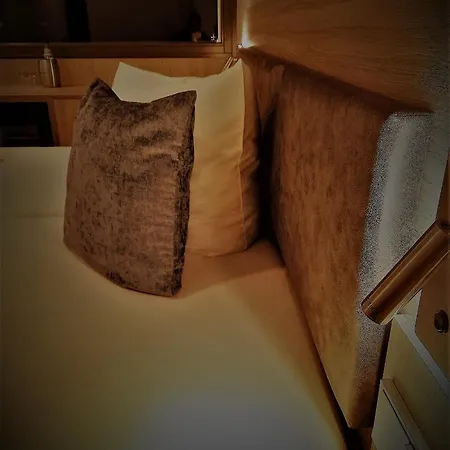 & Restaurant Alte Molkerei Ξενοδοχείο Koelleda